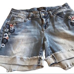 Earl jeans cutoffs size 6P like new excellent contrition